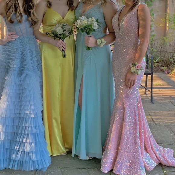 sherri hill, fits 0-2, altered to make train smaller - Picture 3 of 3